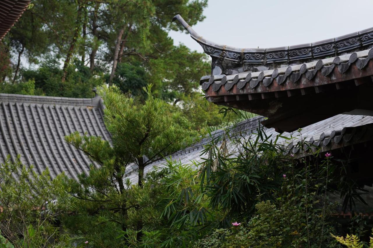 Guilin Yi Characteristic Hotel Coltd Exterior photo