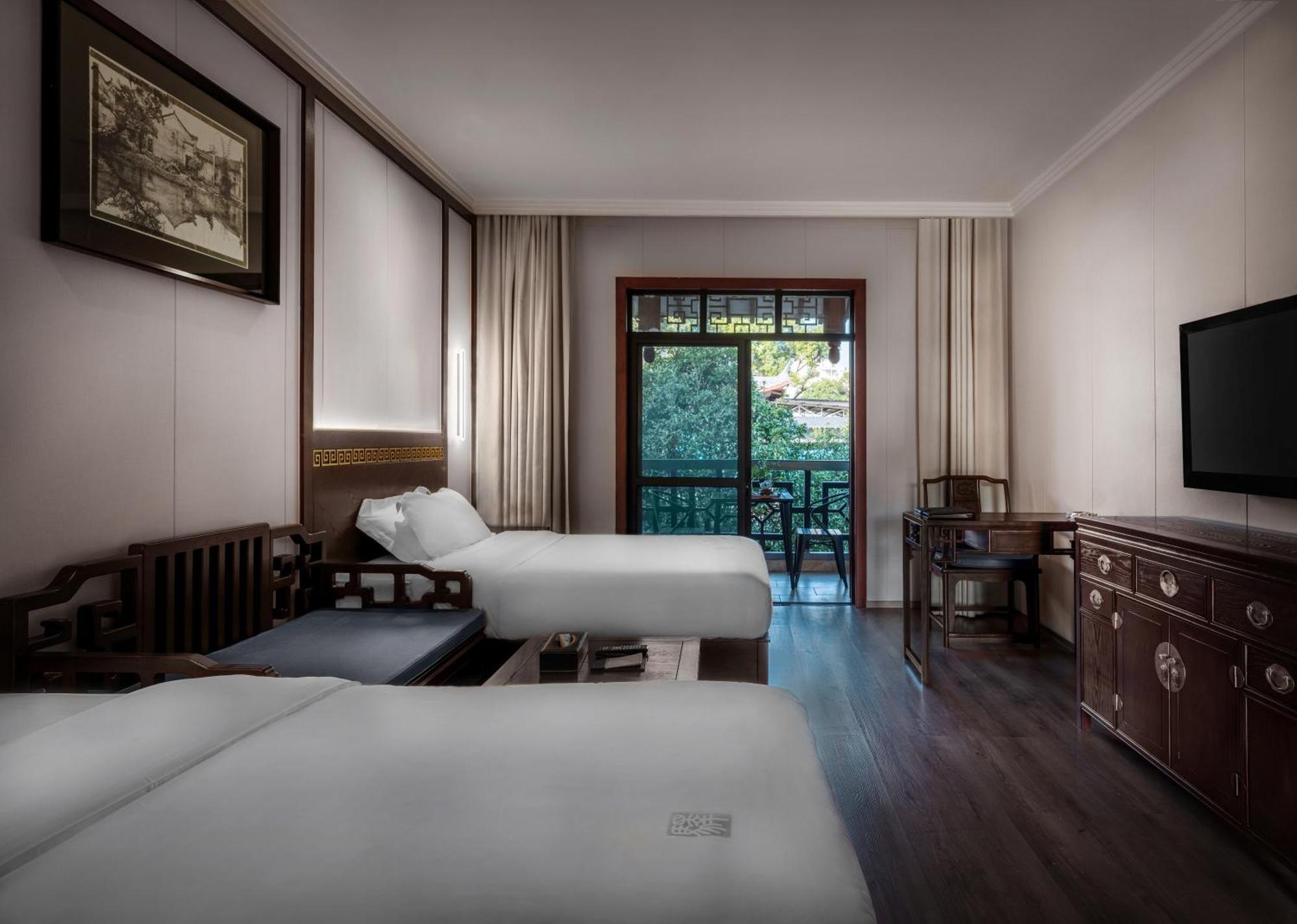 Guilin Yi Characteristic Hotel Coltd Exterior photo